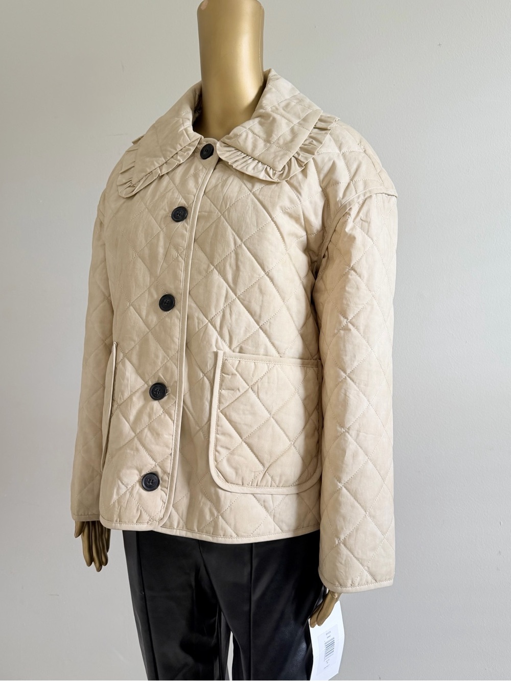 Quilted Ruffle-Collar Puffer Jacket - Beige - Picture 4 of 11